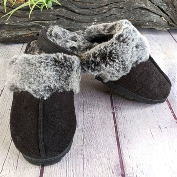 Van Heusen Jessica Premium Memory Foam Fur Scuff Slippers - Picture 1 of 10